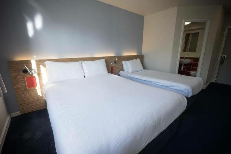 Travelodge Limerick Junction Kültér fotó